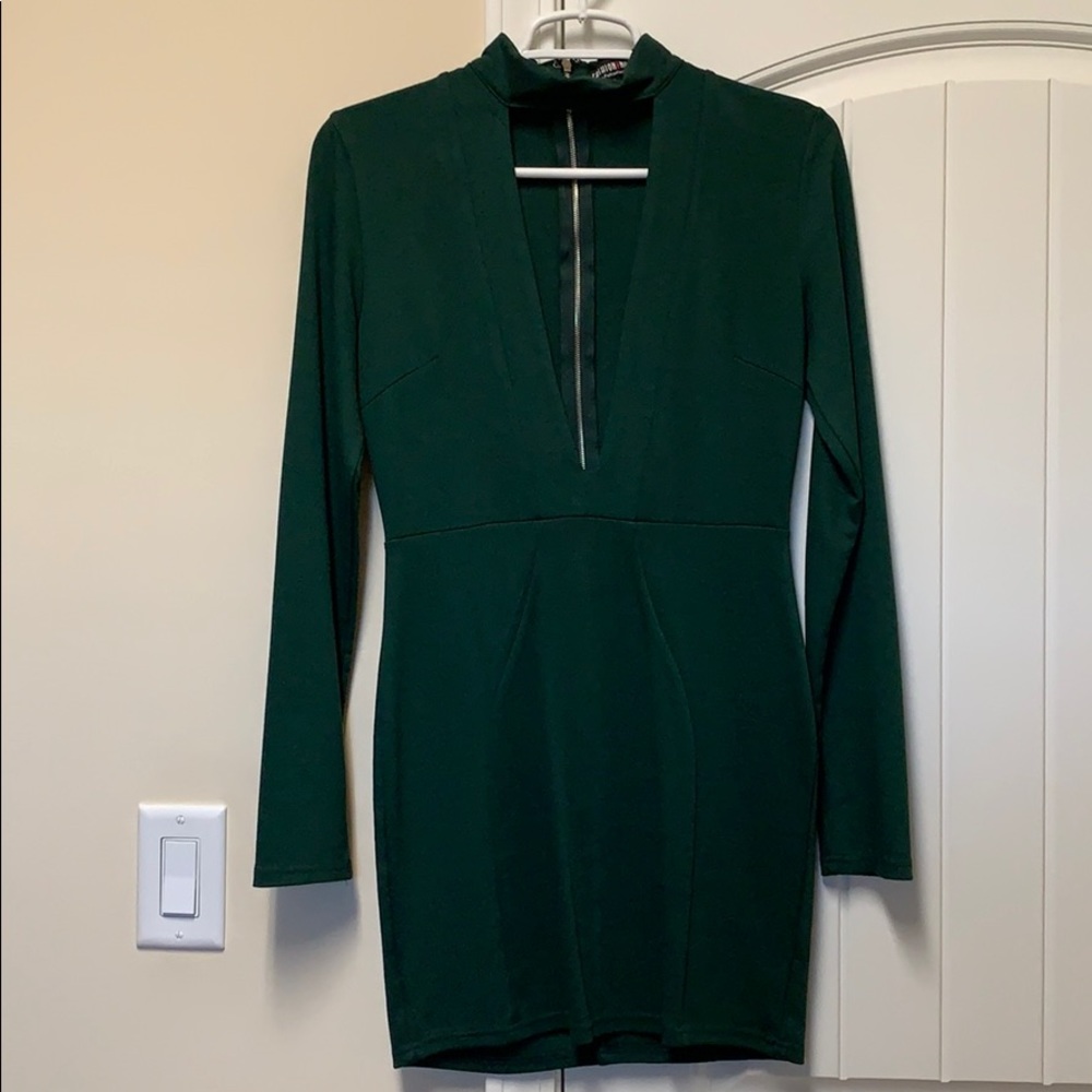 Fashion Nova, green dress - Picture 3 of 8